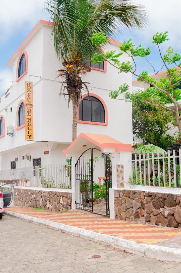 Casa De Nelly Hotel Puerto Baquerizo Moreno Bagian luar foto