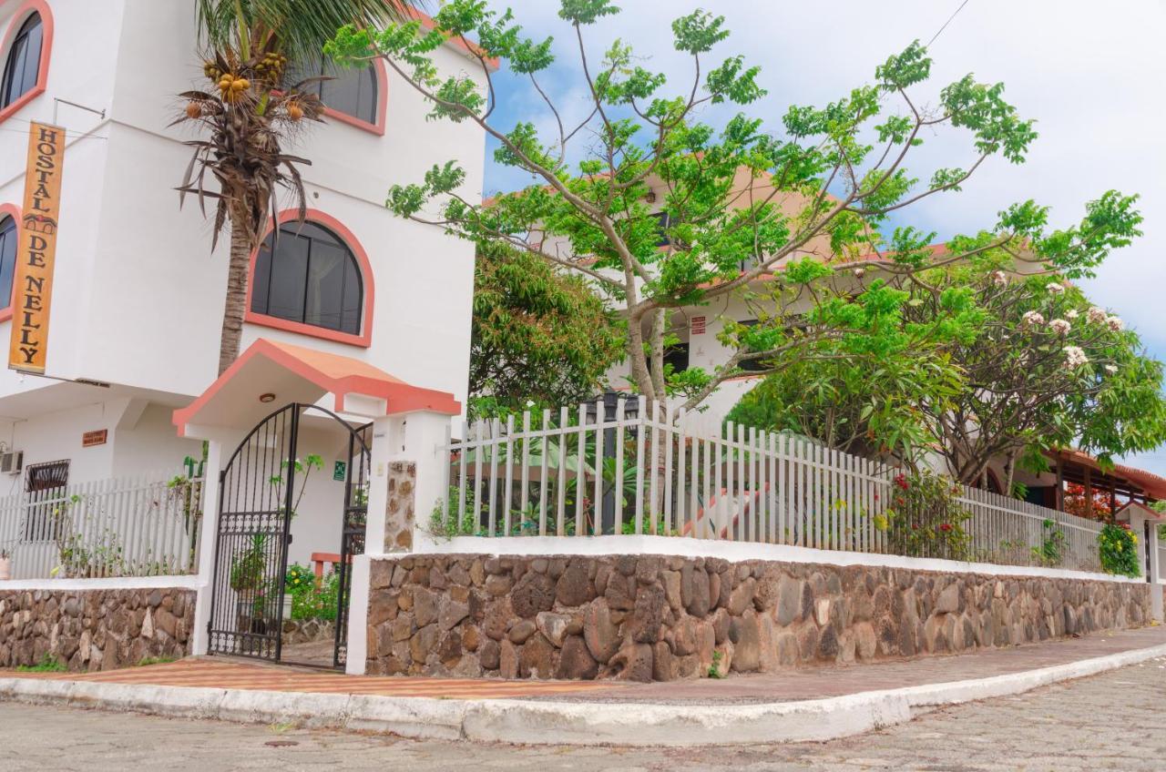 Casa De Nelly Hotel Puerto Baquerizo Moreno Bagian luar foto