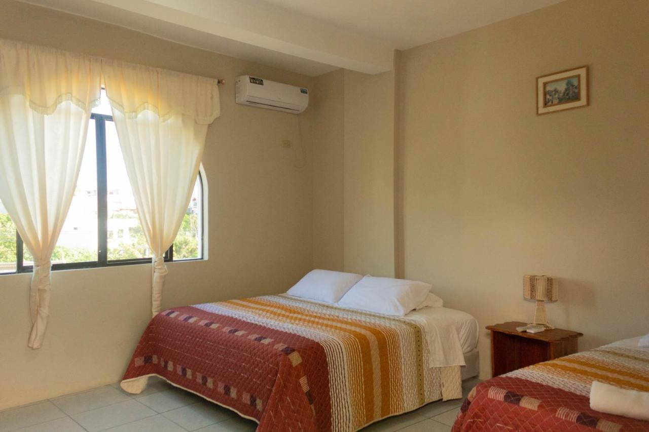 Casa De Nelly Hotel Puerto Baquerizo Moreno Bagian luar foto
