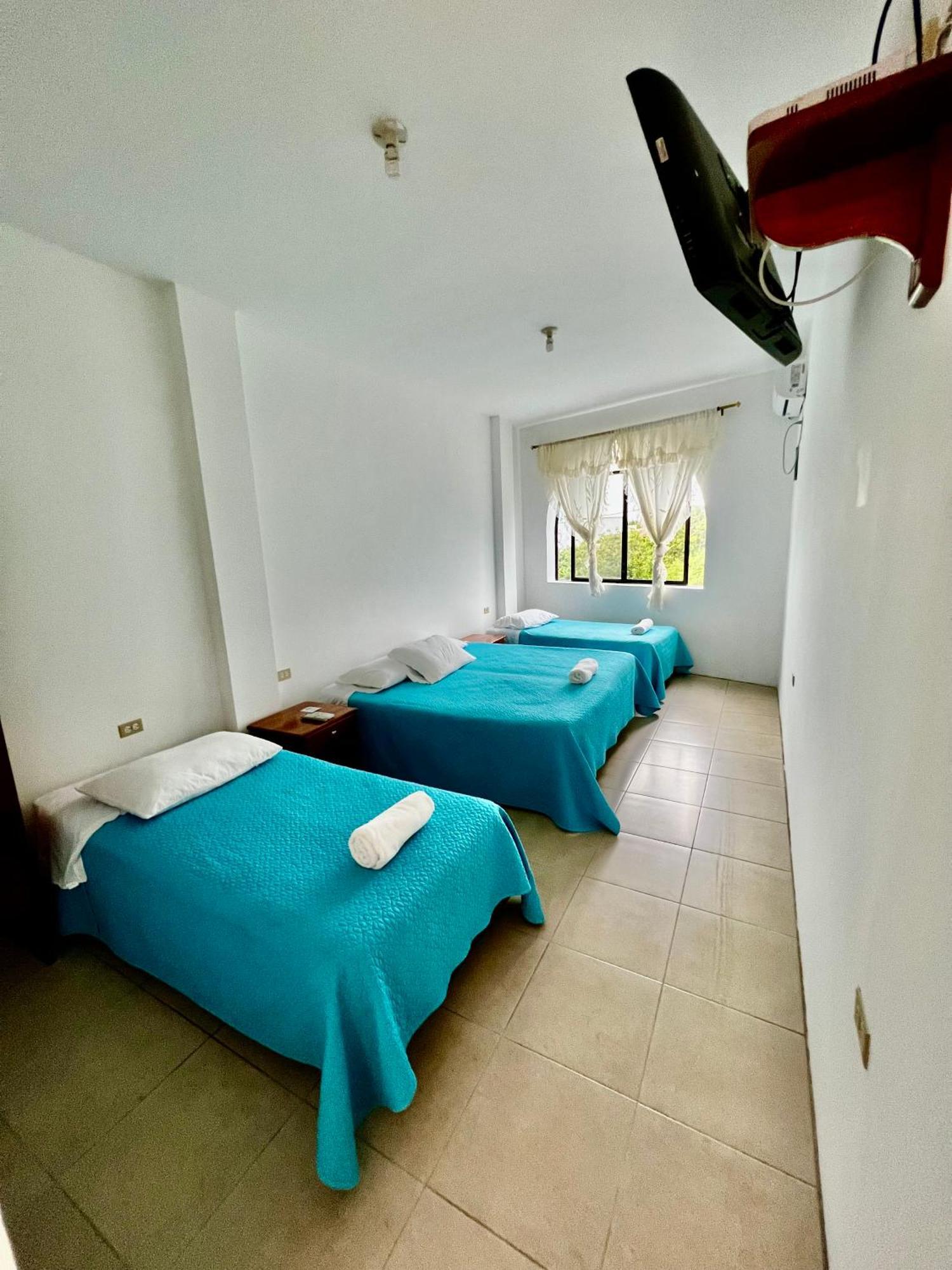 Casa De Nelly Hotel Puerto Baquerizo Moreno Bagian luar foto