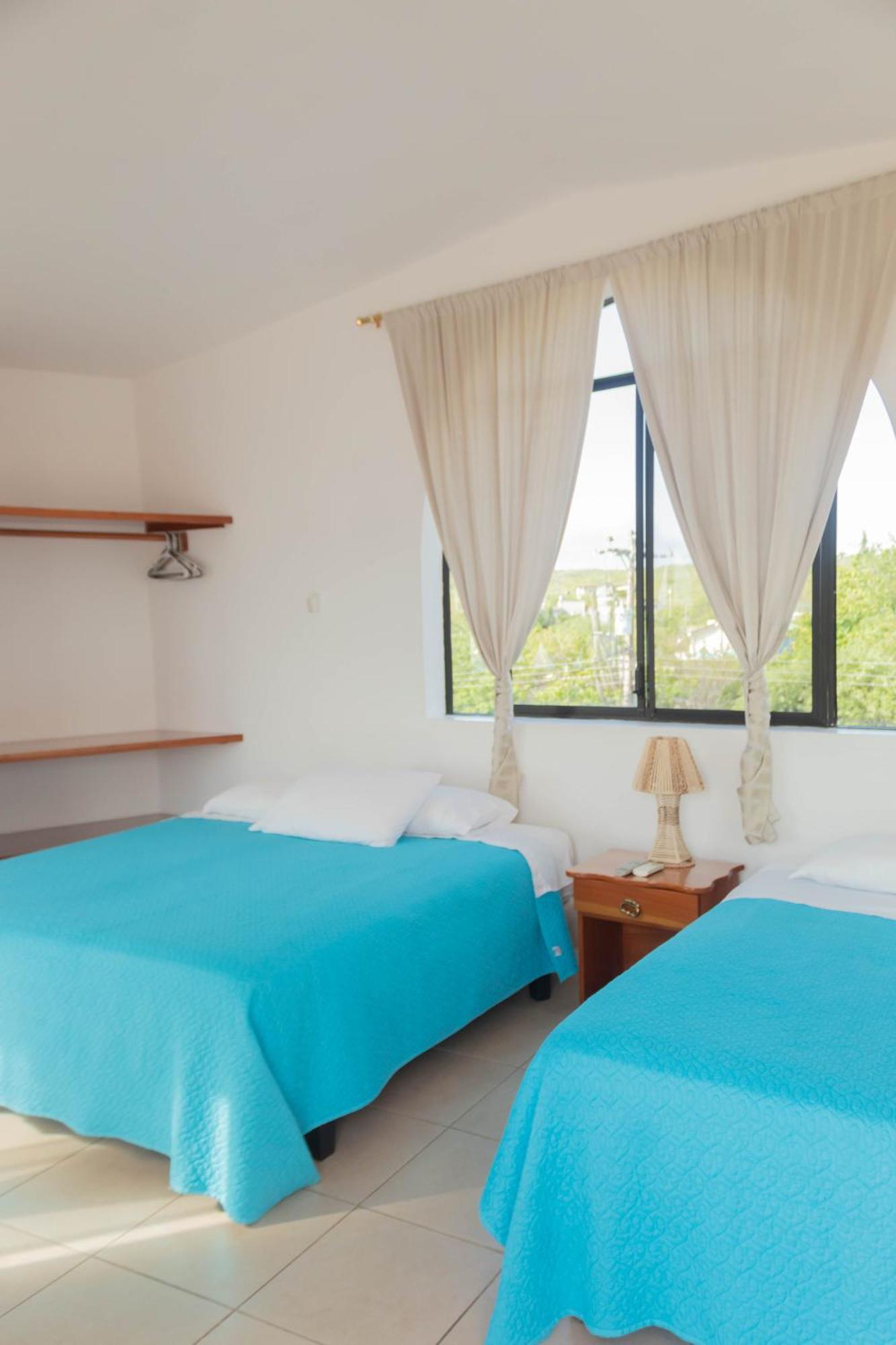 Casa De Nelly Hotel Puerto Baquerizo Moreno Bagian luar foto