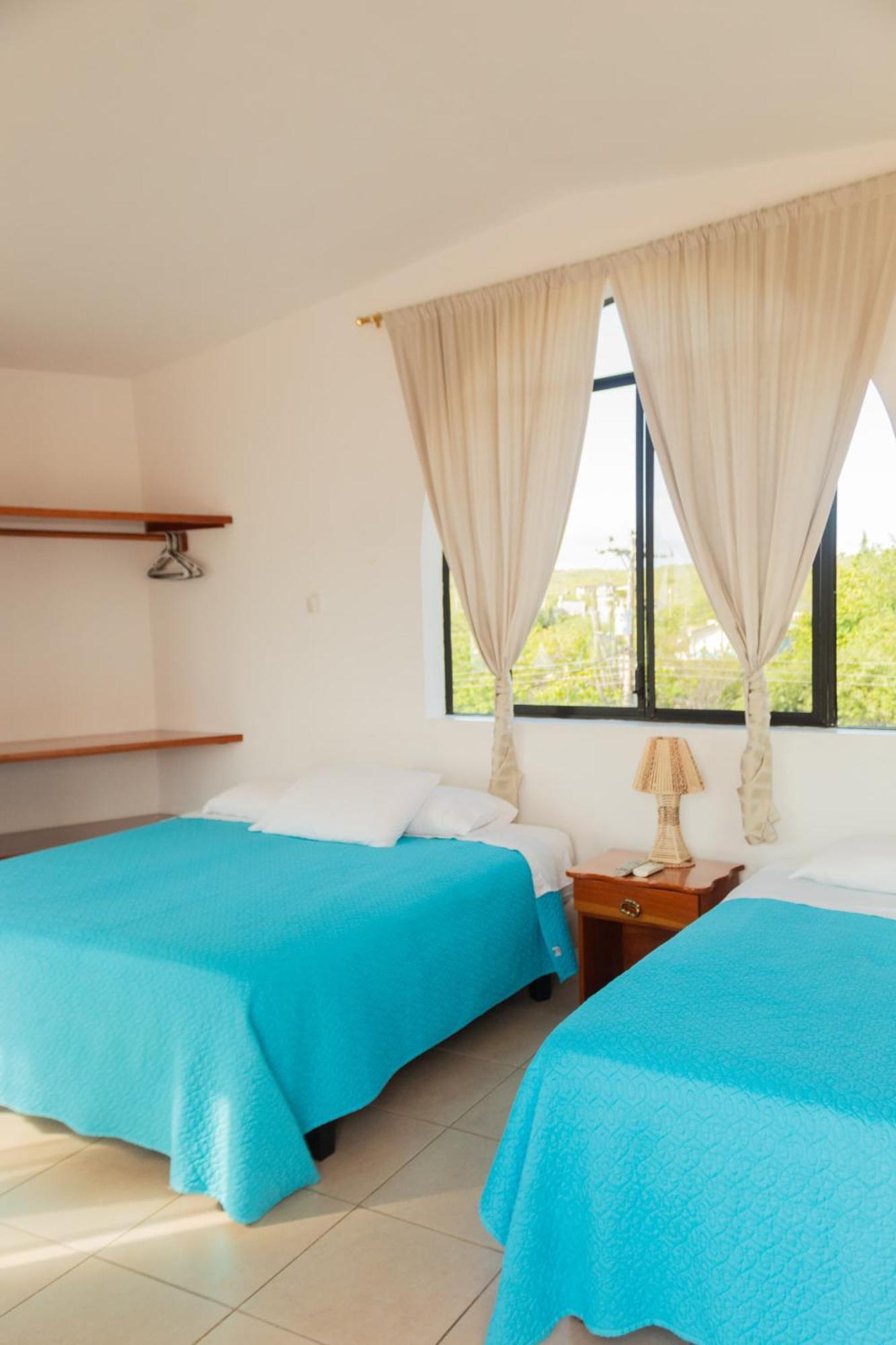 Casa De Nelly Hotel Puerto Baquerizo Moreno Bagian luar foto